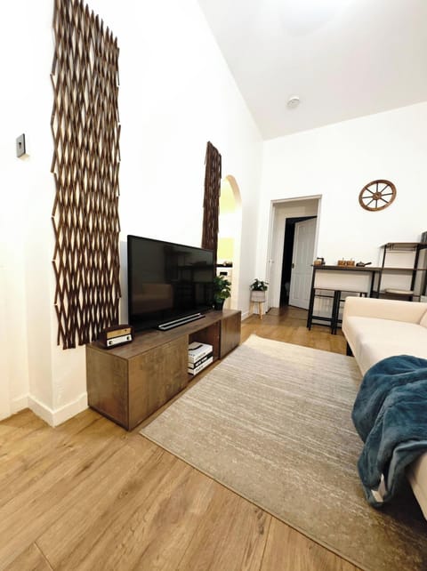 Apartment, 1 Bedroom | Living area