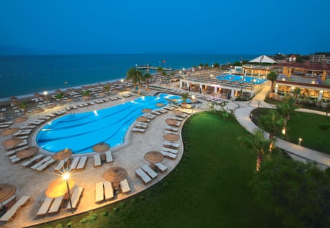 3 outdoor pools, open 7:00 AM to 8:00 PM, pool umbrellas, sun loungers