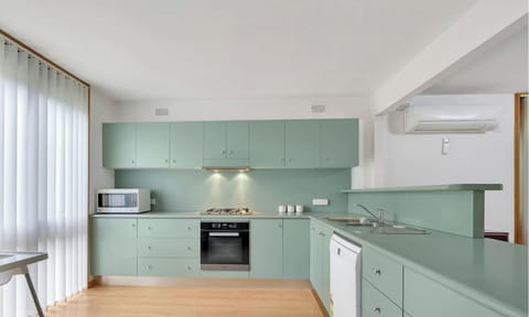 Graceland | 3 Mins to CBD, Ideal for Work