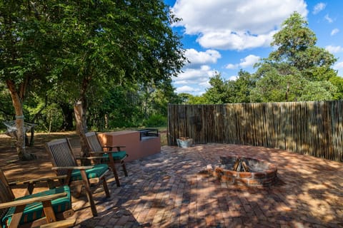 Luxury House, 2 Bedrooms, Private Pool, Garden View | Terrace/patio