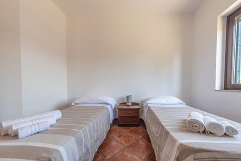 House | Iron/ironing board, WiFi (free)