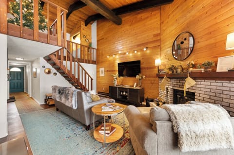 Living Room | Entry Way 