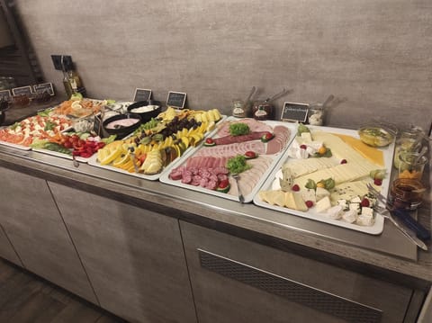 Daily buffet breakfast for a fee