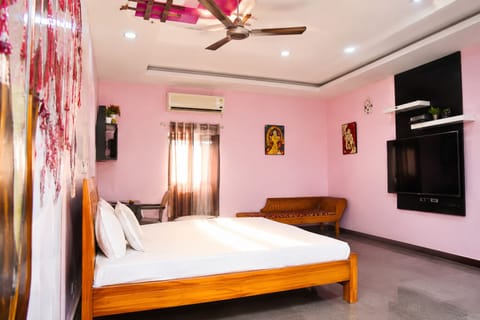 Apartment (1 Bedroom) | 3 bedrooms, bed sheets