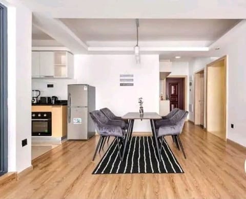 Classic Apartment, Balcony, City View | Dining