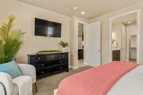 House, 5 Bedrooms | 5 bedrooms, laptop workspace, iron/ironing board, cribs (surcharge)