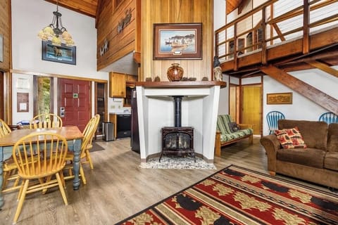 Chalet (2 Bedrooms) | Interior
