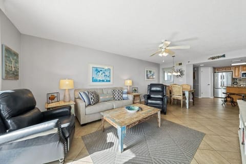 Condo, Multiple Beds (Phoenix 5 910) | Living area
