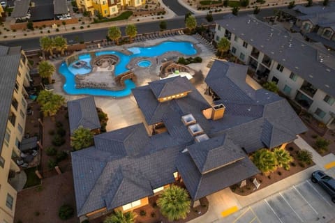 Community Amenities - Right Behind The Home! Lazy River, Fire Pit Area, Splash Pad, Swimming Pool, Sun Loungers, BBQ`s, Clubhouse