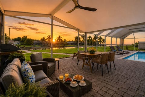 Beautiful 2 bedroom, 2 bathroom waterfront home with private pool in Port Charlotte