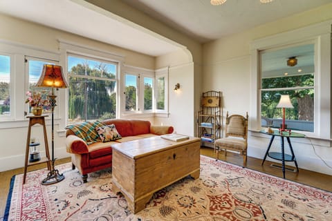 Wapato Vacation Rental | 3BR | 1BA | 1,200 Sq Ft | 6 Steps to Enter