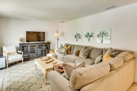 Atlantic Beach Vacation Rental | 2BR | 1BA | 900 Sq Ft | Stairs Required