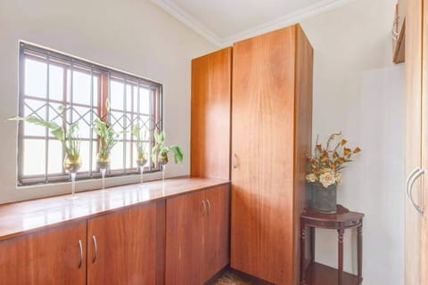 House, 4 Bedrooms, Patio | Interior