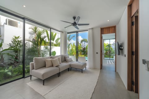 Villa, Pool View | Living area