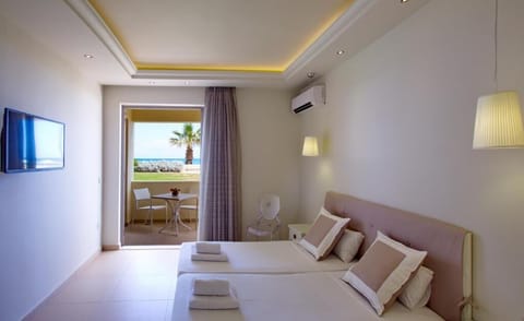 Standard Studio, Garden View | Premium bedding, memory foam beds, in-room safe, blackout drapes