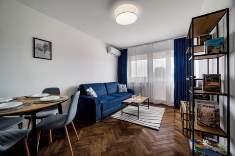 Apartment, Balcony | Living room