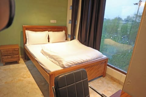Luxury Double Room, City View | Desk, WiFi (free)