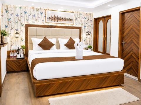 Premium bedding, desk, laptop workspace, soundproofing