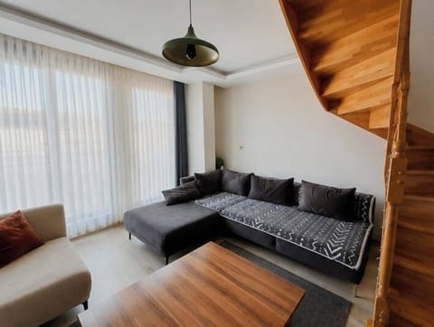 Comfort Apartment, Terrace, City View | Living area