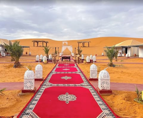 Basic Tent, Desert View | Outdoor banquet area