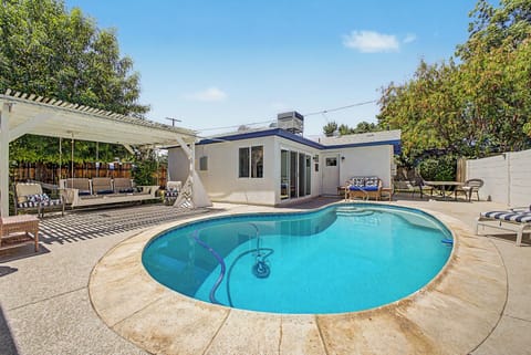 Welcome to Sarah's Sanctuary - Full Property (Guest House and Main House)