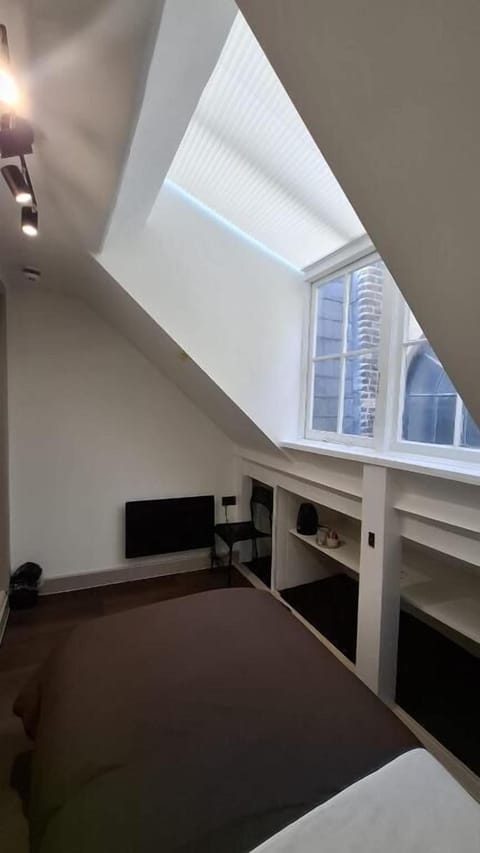 Single Room, 1 Twin Bed, City View | WiFi (free)