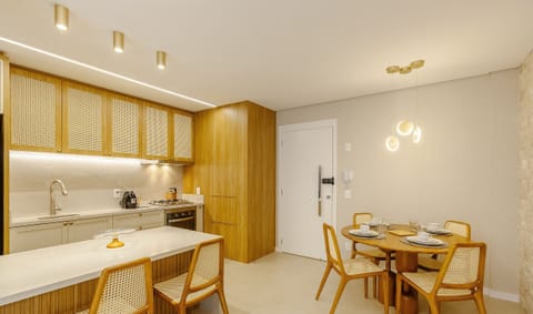 Basic Apartment | Dining