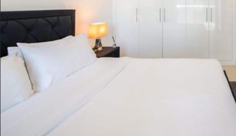 Apartment, 1 Bedroom, Non Smoking | In-room safe, blackout drapes, iron/ironing board, WiFi (free)