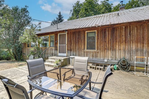 Pullman Vacation Rental | 2BR | 1BA | 1,800 Sq Ft