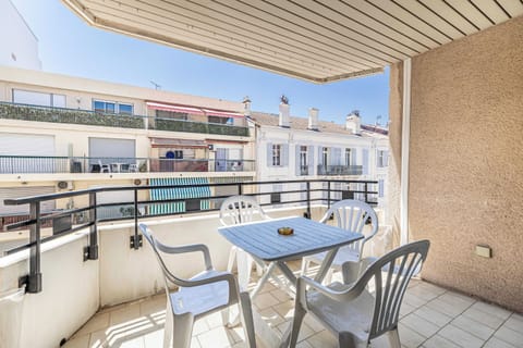 Apartment | Outdoor dining