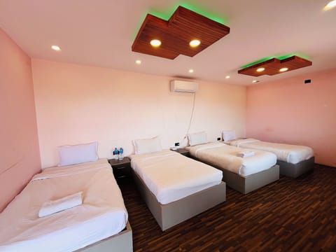 Quadruple Room, Valley View | Desk, WiFi (free), bed sheets