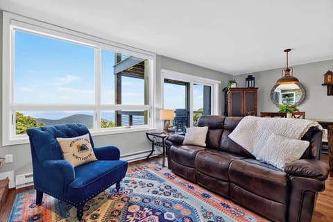 Main Level - Mountain Views