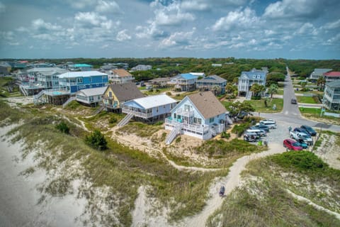 Exterior of Peak-A-Blue, Beach Access