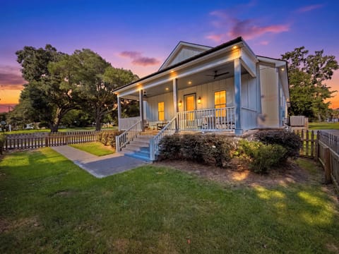 Charming Gulfport bungalow with inviting curb appeal 