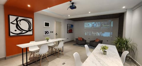81-cm Smart TV with cable channels