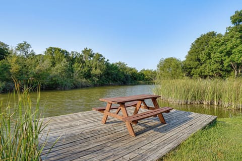 Granbury Vacation Rental | 1BR | 1BA | 900 Sq Ft