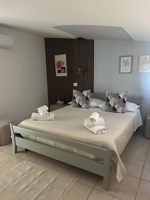 Classic Double Room, Balcony, Hill View | WiFi (free)