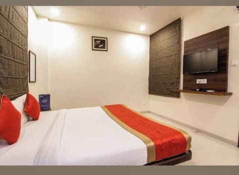 Classic Double Room | Desk, WiFi (free)