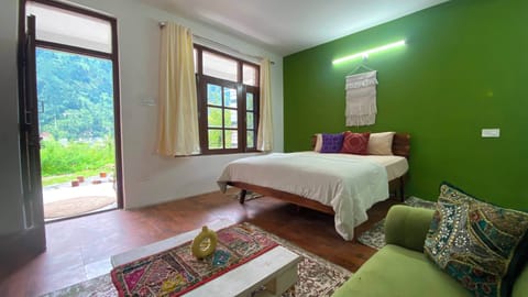 Superior Double Room, Mountain View | Desk, laptop workspace, blackout drapes, iron/ironing board
