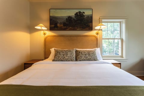 Royal Room | Blackout drapes, WiFi (free)