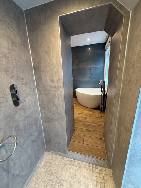 Family Room | Bathroom | Eco-friendly toiletries, hair dryer, towels, soap