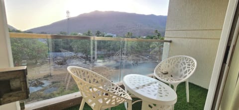 Deluxe Room, Mountain View | Property grounds
