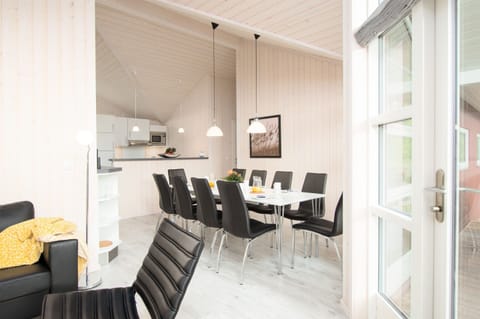 Apartment | Dining