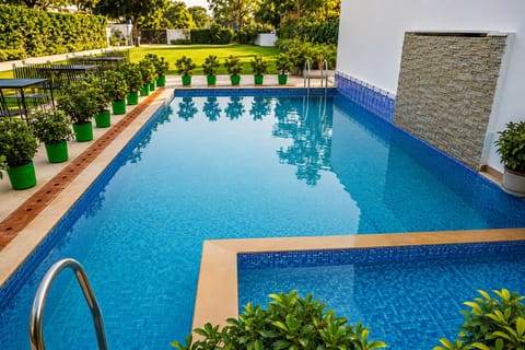 15 indoor pools
