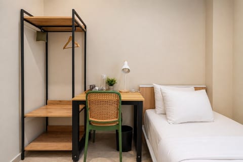Standard Single Room | Iron/ironing board (on request), WiFi (free)