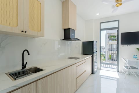 Studio, Balcony, City View | Desk, WiFi (free), bed sheets