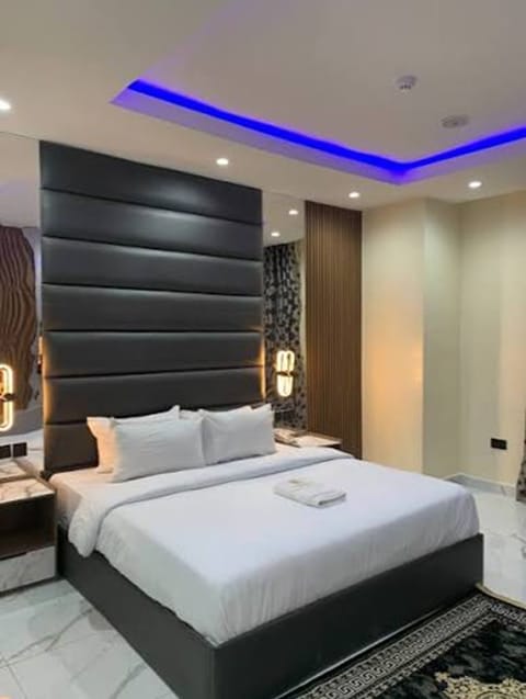 Junior Room | Desk, laptop workspace, soundproofing, WiFi (free)