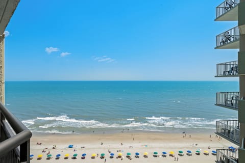 Step onto The Lookout for sweeping Atlantic views, salty air, and a front-row seat to beach days unfolding below.
