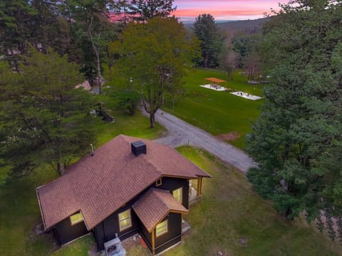 Golden skies, mountain views and peaceful grounds create evenings you’ll wish could last forever.