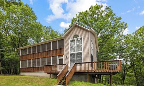 Escape to this spacious mountain retreat in Paw Paw, WV, where comfort and adventure come together.